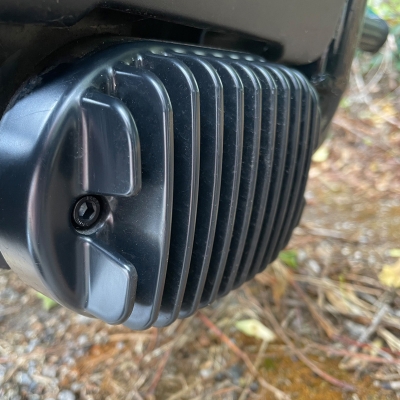Voltage regulator screws Harley Softail